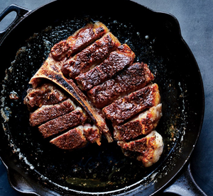 PORTERHOUSE WITH RED WINE PEPPERCORN JUS